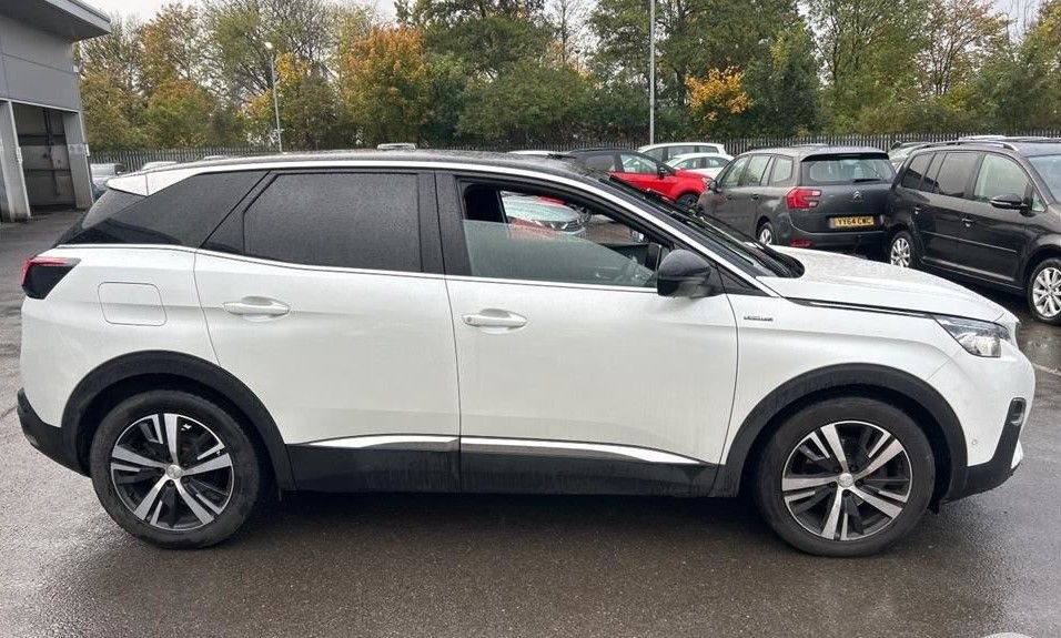 Used Peugeot 3008 2018 for sale - 76395638: Photo 2