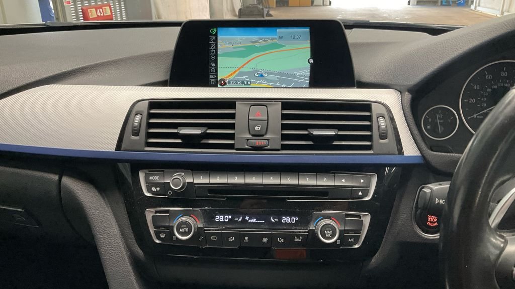 Used BMW 3 Series 2017 for sale - 77241669: Photo 17