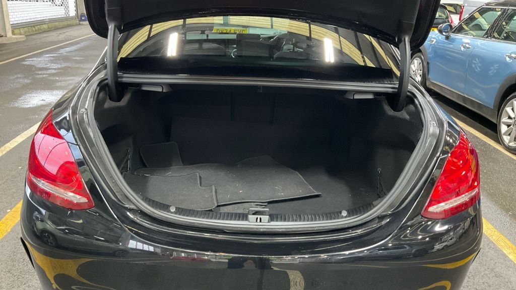 Used Mercedes-Benz C Class 2018 for sale - 77302475: Photo 13