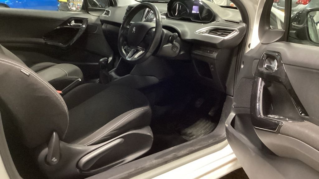 Used Peugeot 208 2017 for sale - 76703743: Photo 7