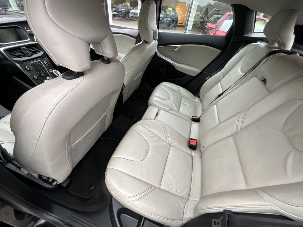 Used Volvo V40 2013 for sale - 76654904: Photo 15