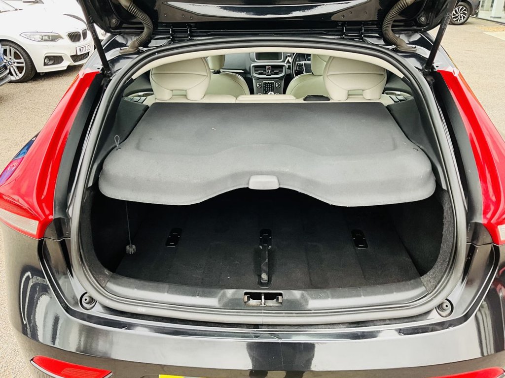 Used Volvo V40 2013 for sale - 76654904: Photo 17