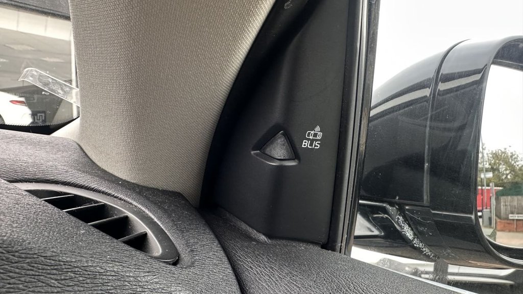 Used Volvo V40 2013 for sale - 76654904: Photo 23