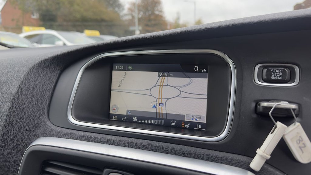 Used Volvo V40 2013 for sale - 76654904: Photo 24