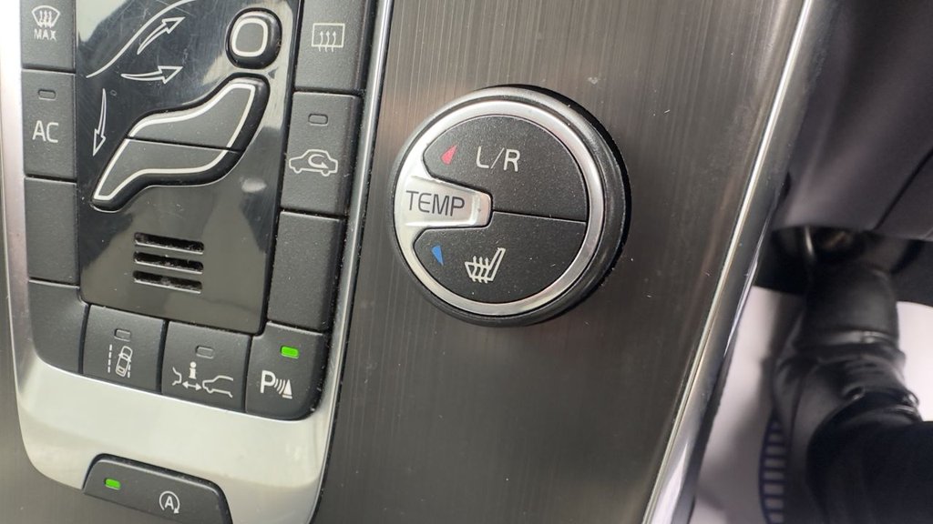 Used Volvo V40 2013 for sale - 76654904: Photo 26