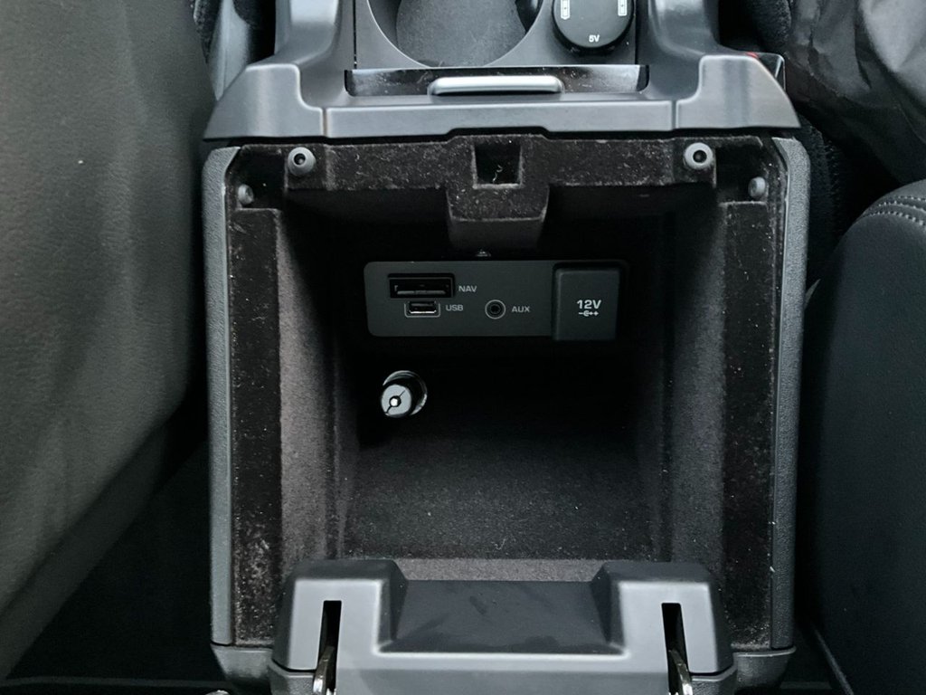 Used Land Rover Discovery Sport 2018 for sale - 77990534: Photo 34