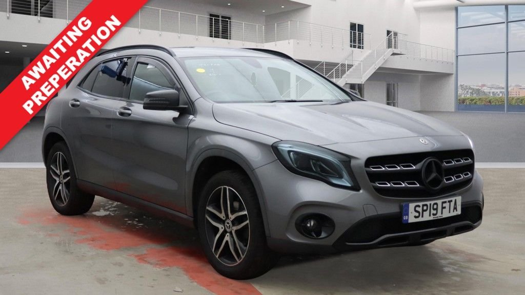 Used Mercedes-Benz GLA 2019 for sale - 77302465: Photo 1