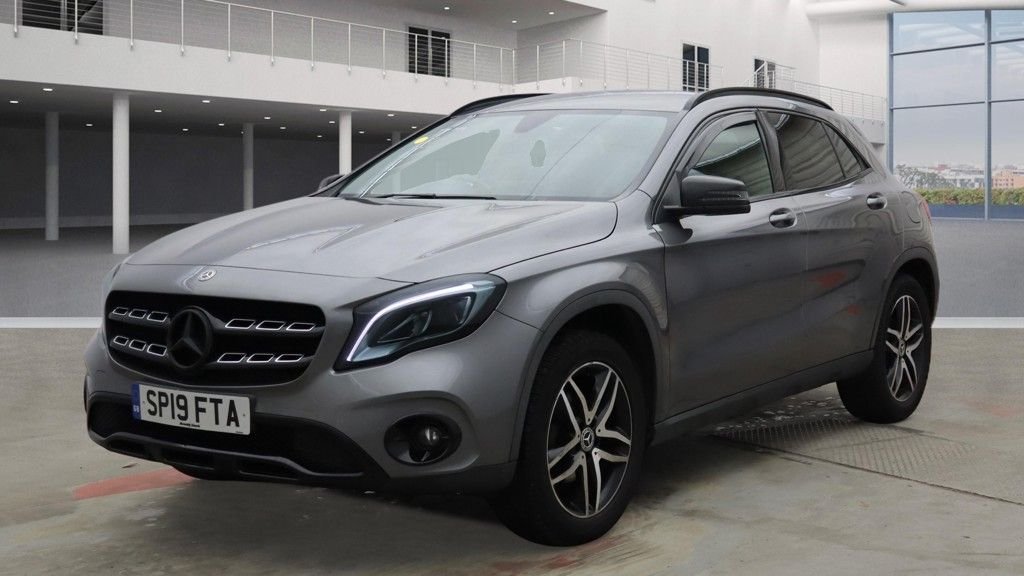 Used Mercedes-Benz GLA 2019 for sale - 77302465: Photo 2