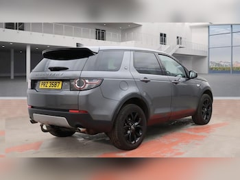 Used Land Rover Discovery Sport 2018 for sale - 77463598: Photo