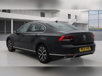 Used Volkswagen Passat 2021 for sale - 77153900: Photo