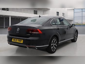 Used Volkswagen Passat 2021 for sale - 77153900: Photo