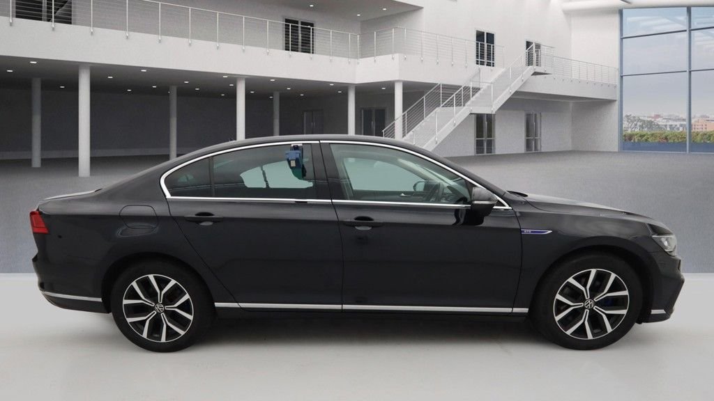 Used Volkswagen Passat 2021 for sale - 77153900: Photo 5