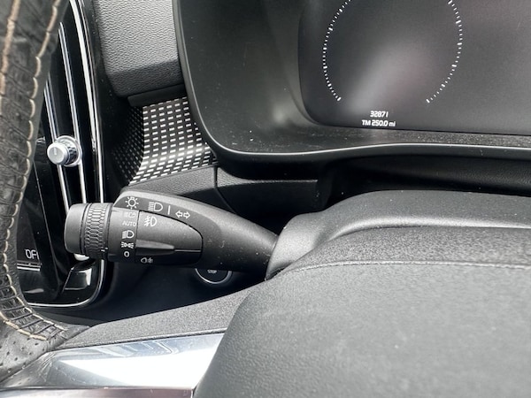 Used Volvo XC40 2021 for sale - 76234343: Photo 28
