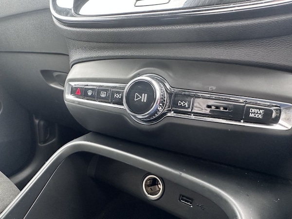 Used Volvo XC40 2021 for sale - 76234343: Photo 30