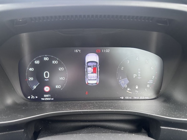 Used Volvo XC40 2021 for sale - 76234343: Photo 35