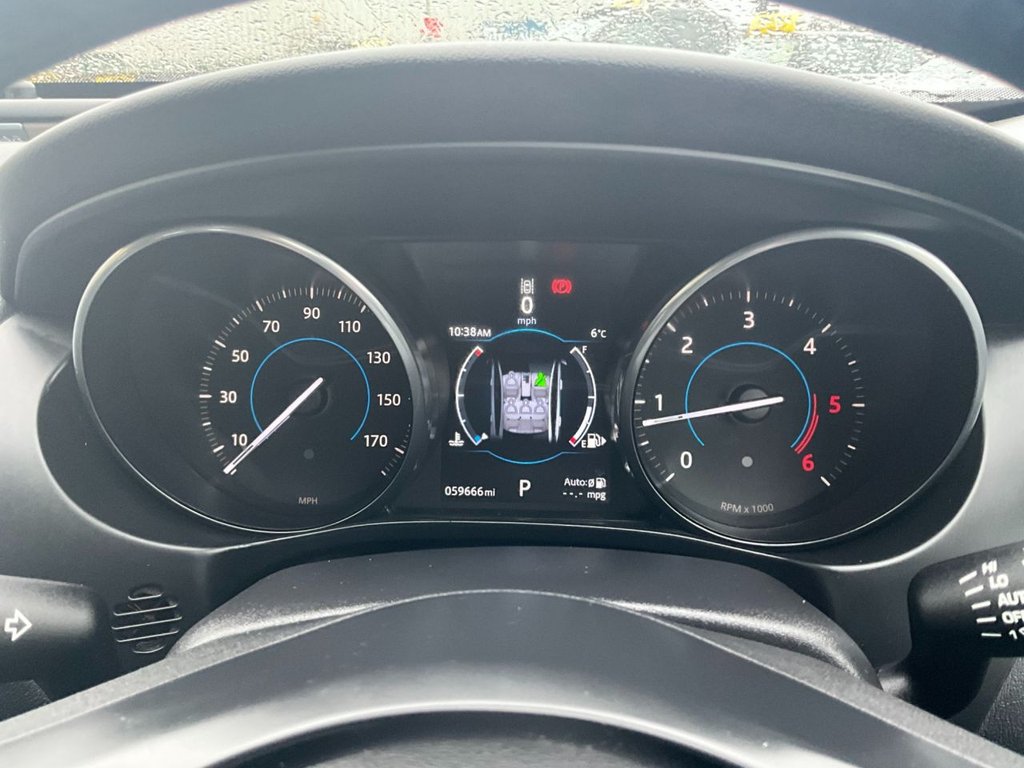 Used Jaguar XE 2016 for sale - 77009787: Photo 23