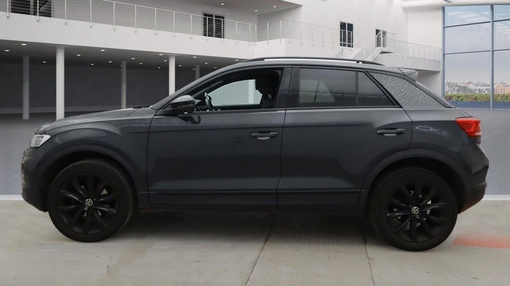 Used Volkswagen T-Roc 2021 for sale - 76546959: Photo 5
