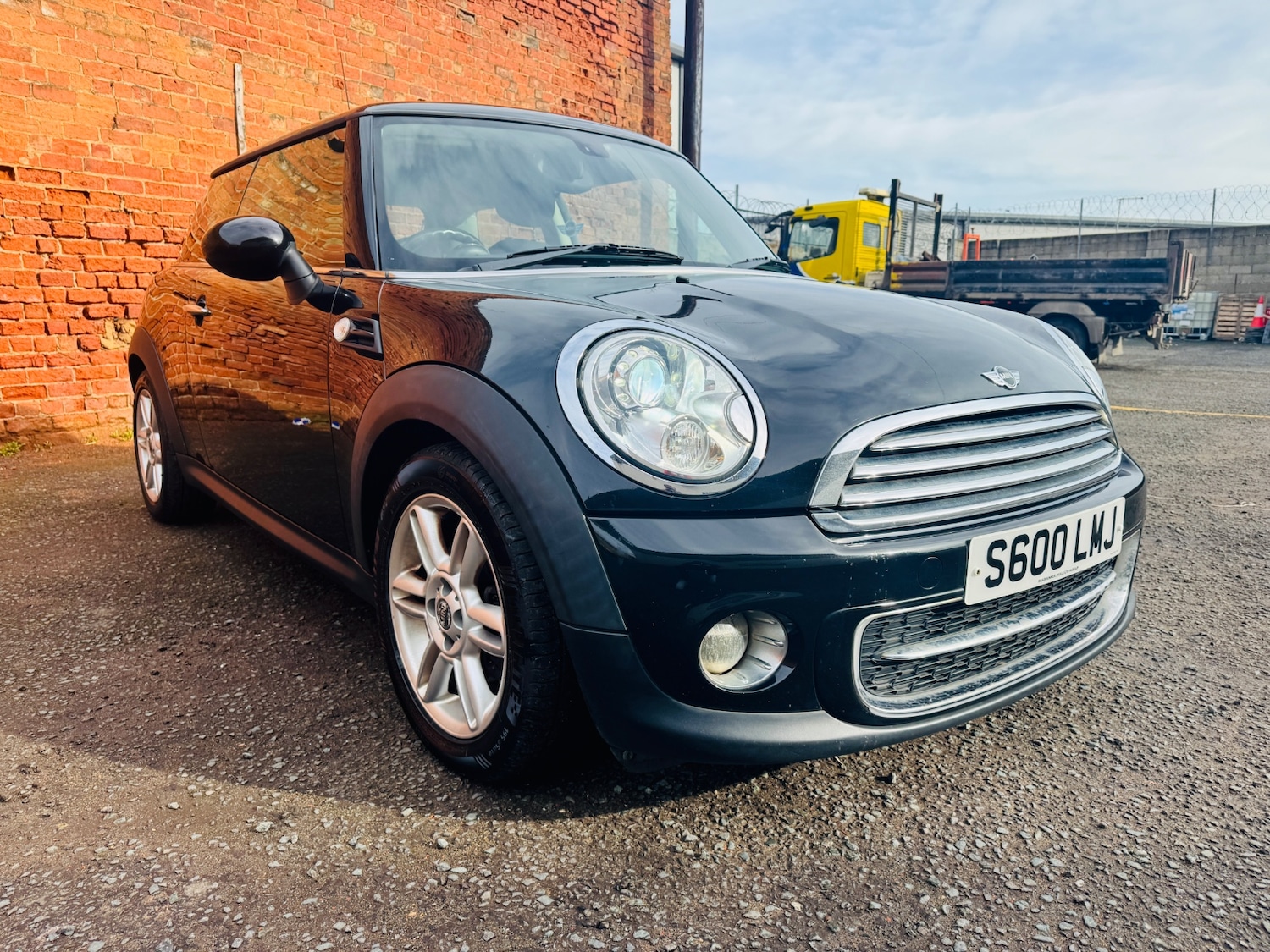 Used MINI Hatch 2011 for sale - 77629249: Photo 1