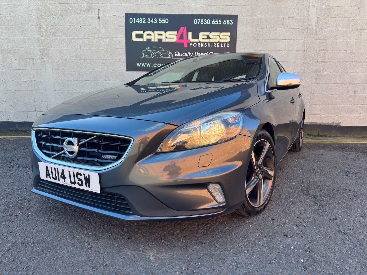 Used Volvo V40 2014 for sale - 78026878: Photo 2