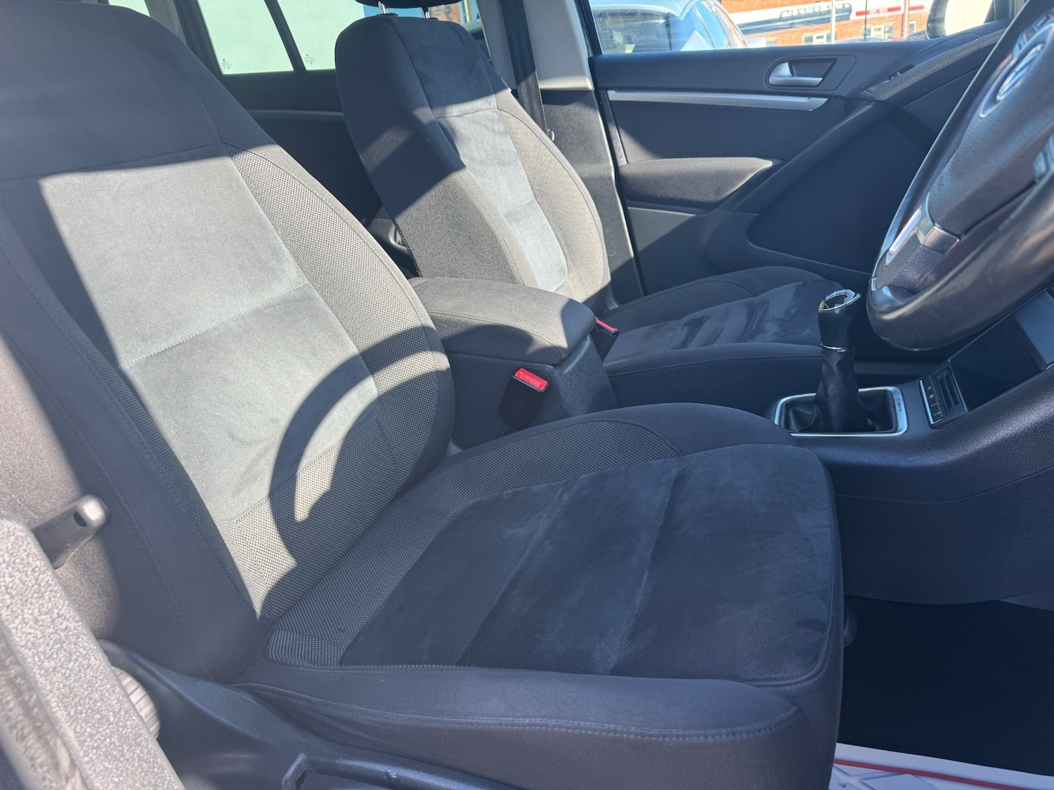 Used Volkswagen Tiguan 2015 for sale - 77931740: Photo 12