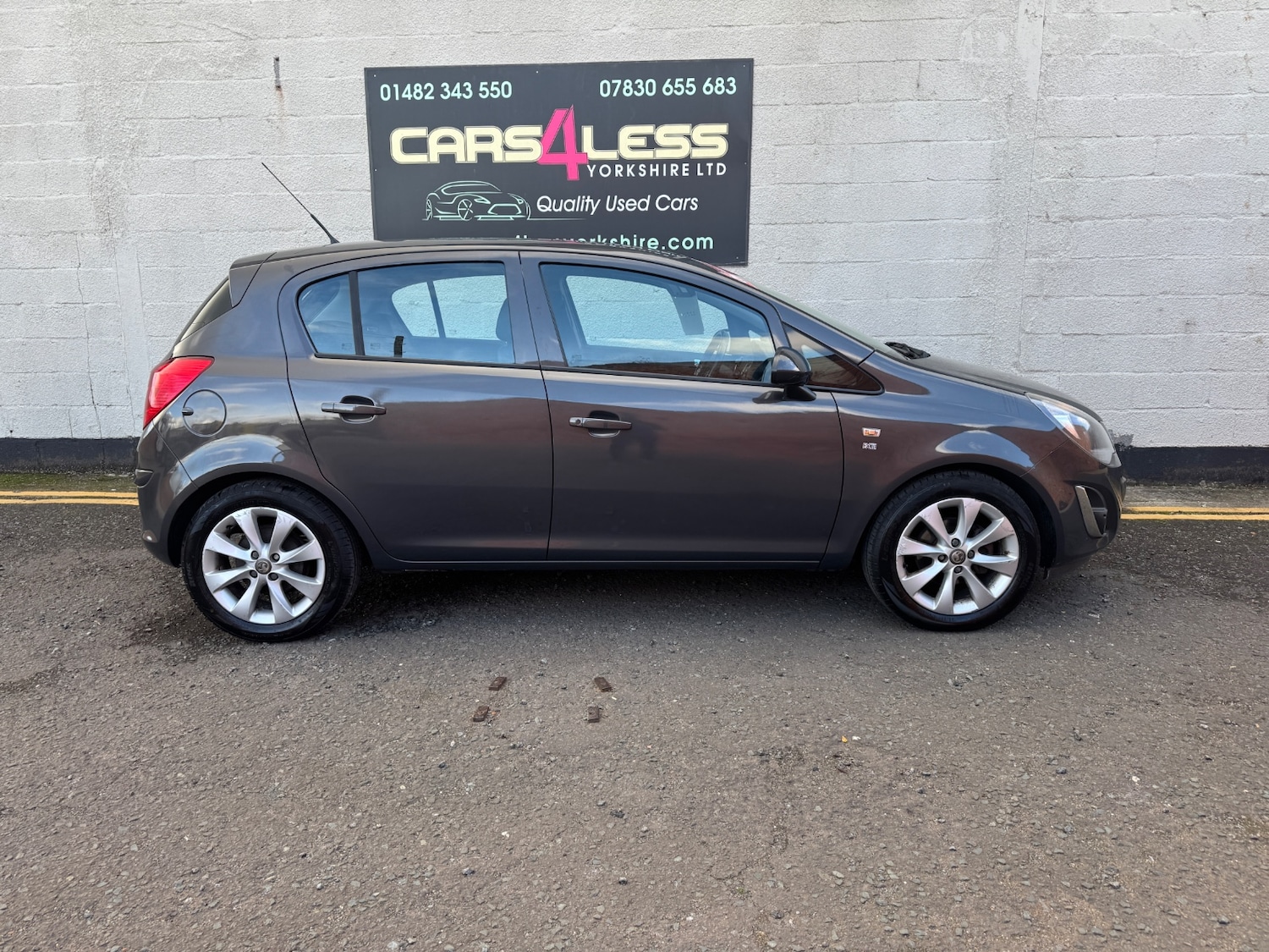 Used Vauxhall Corsa 2014 for sale - 76369204: Photo 2