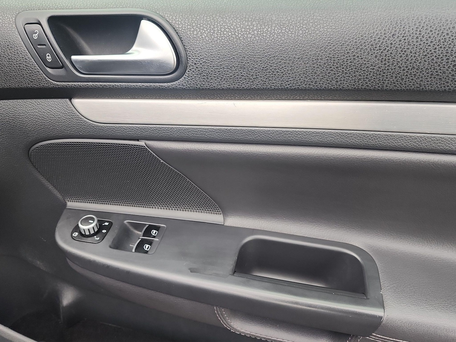 Used Volkswagen Golf 2009 for sale - 76561193: Photo 14