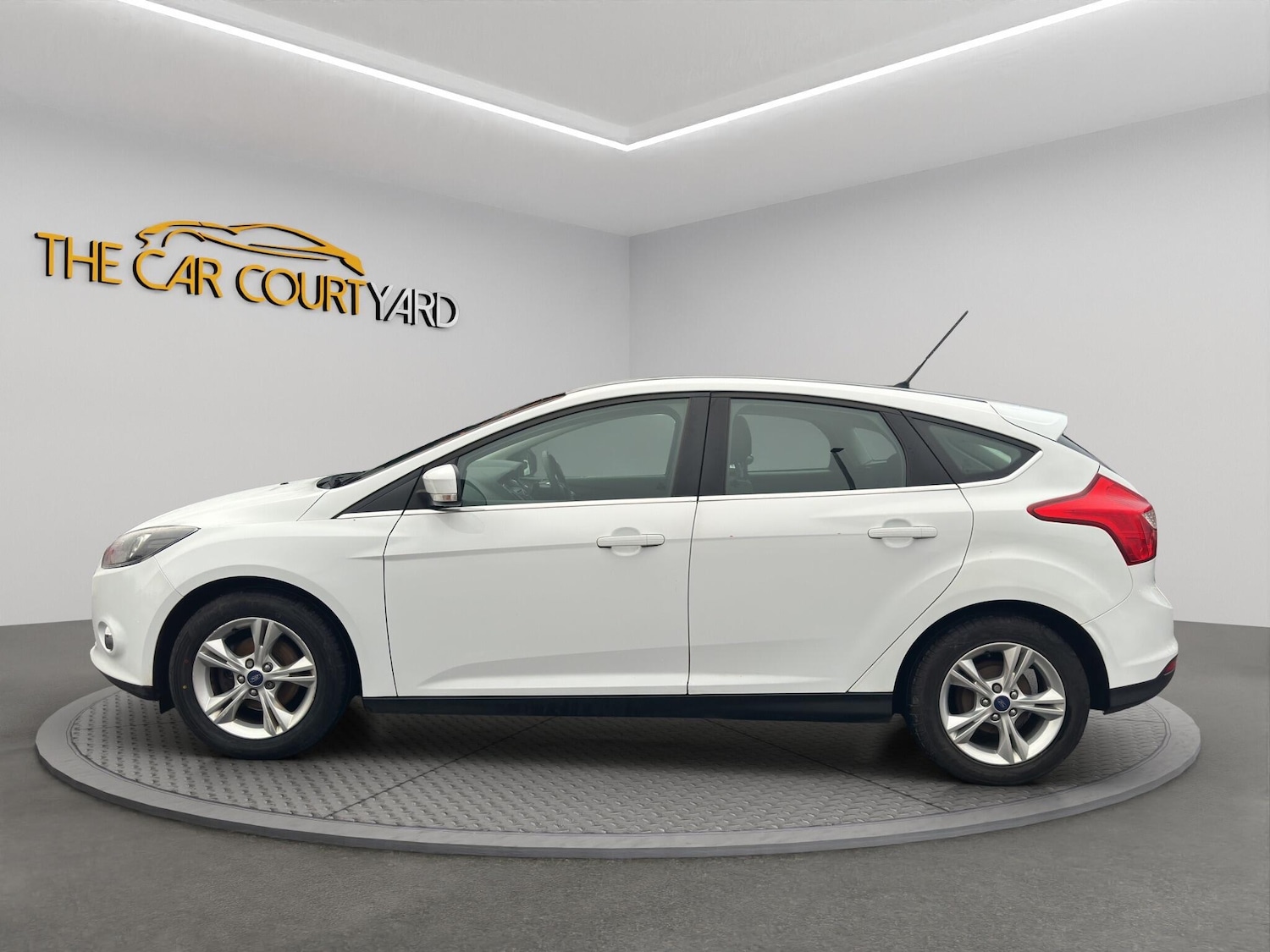 Used Ford Focus 2013 for sale - 76824245: Photo 4