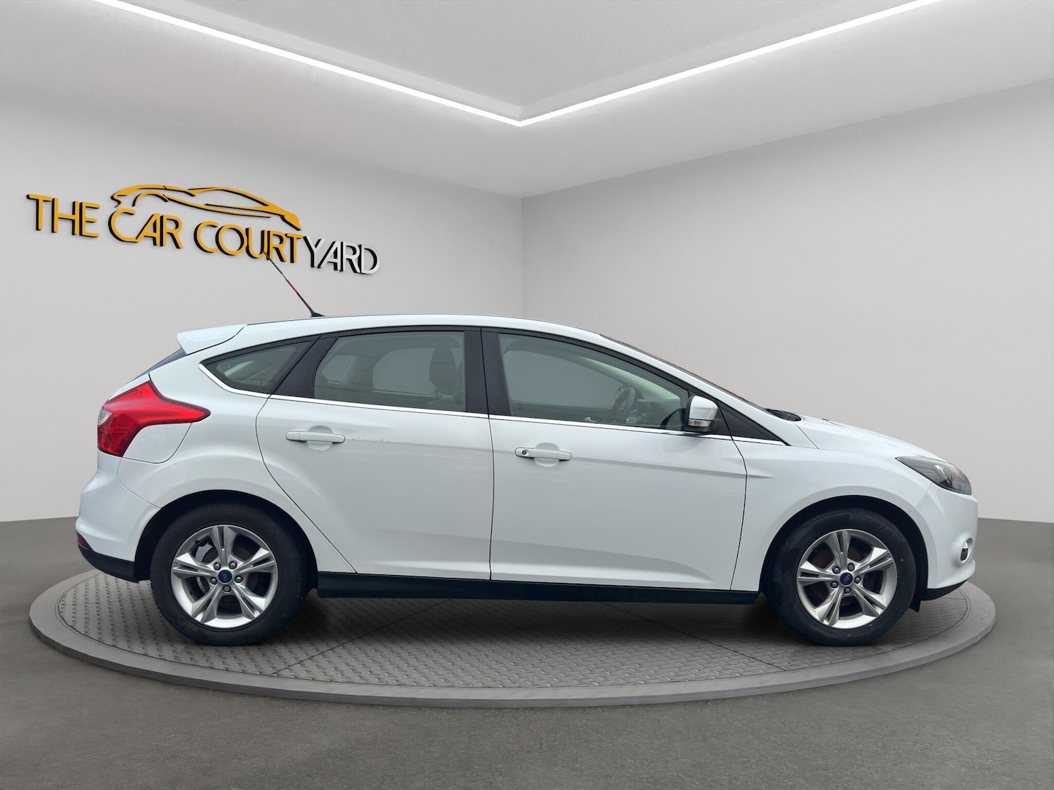 Used Ford Focus 2013 for sale - 76824245: Photo 8