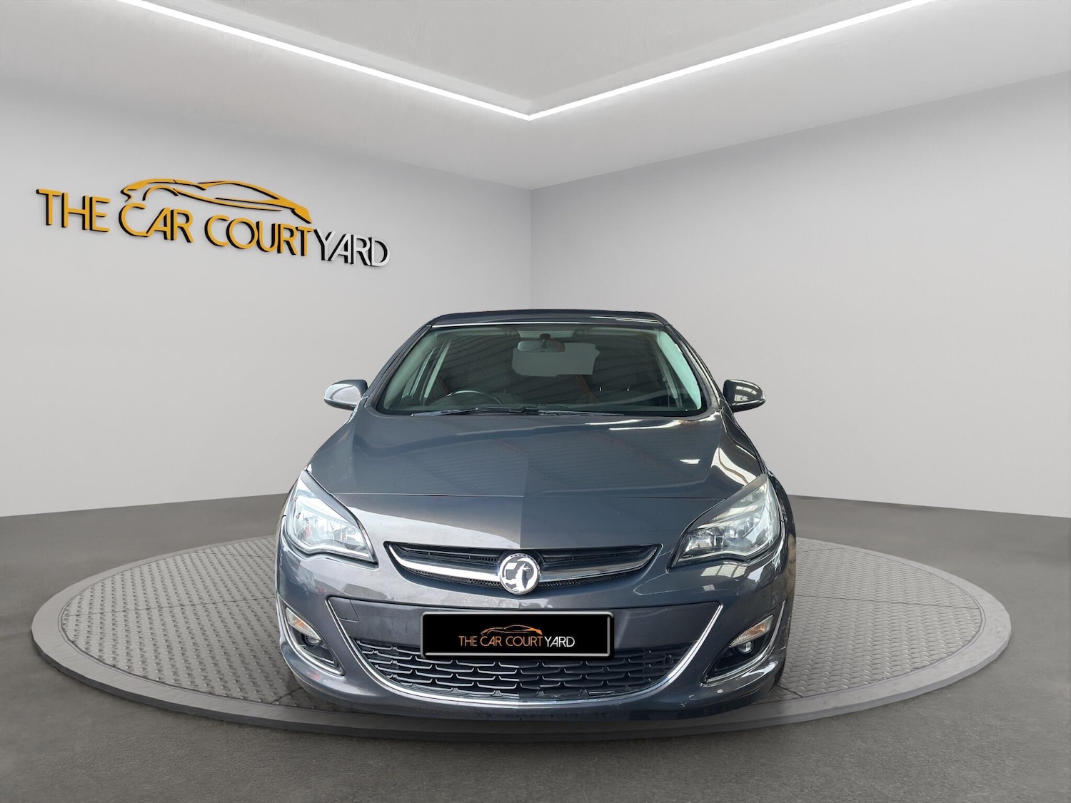 Used Vauxhall Astra 2015 for sale - 76666996: Photo 2