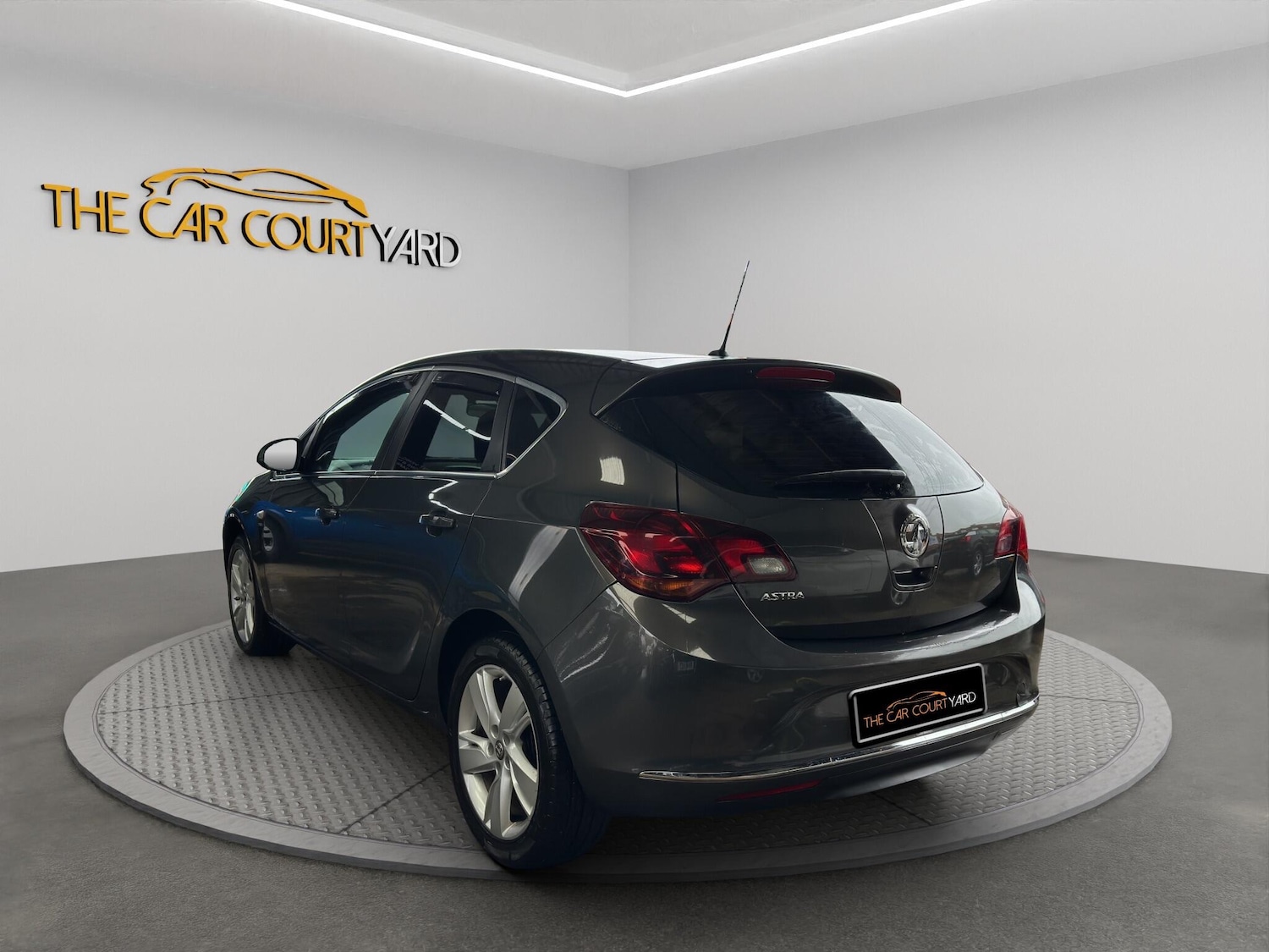 Used Vauxhall Astra 2015 for sale - 76666996: Photo 5