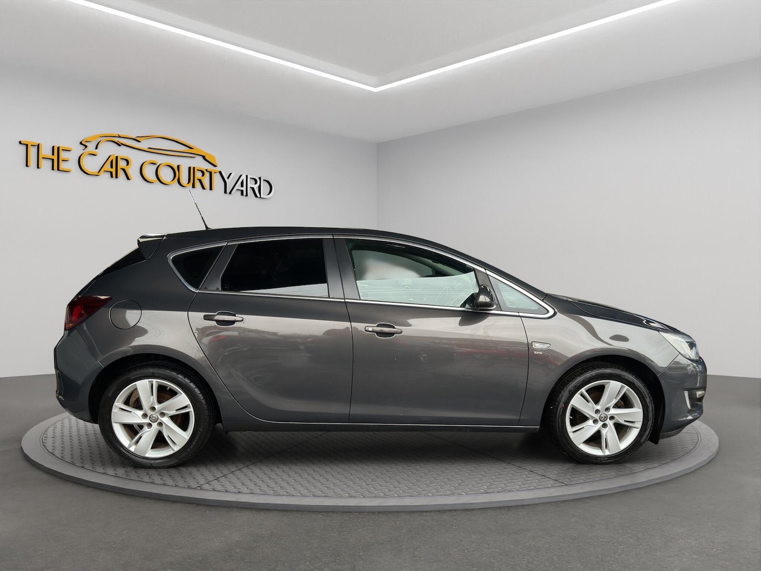 Used Vauxhall Astra 2015 for sale - 76666996: Photo 8