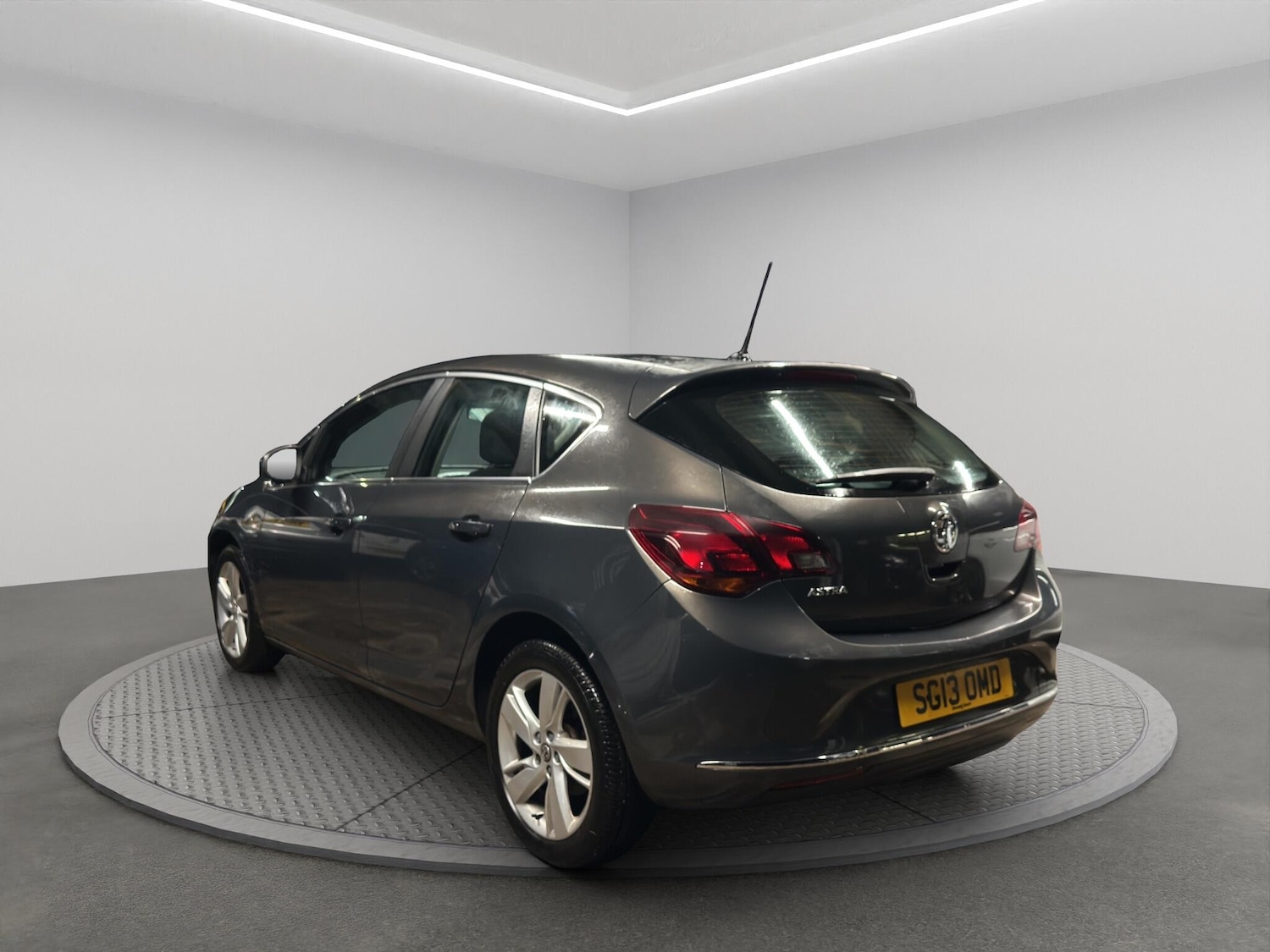 Used Vauxhall Astra 2013 for sale - 76522413: Photo 5