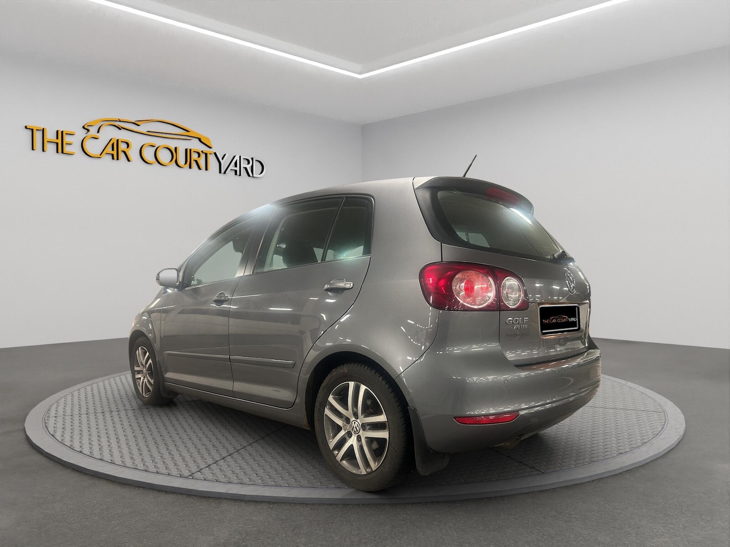 Used Volkswagen Golf Plus 2013 for sale - 77021254: Photo 4