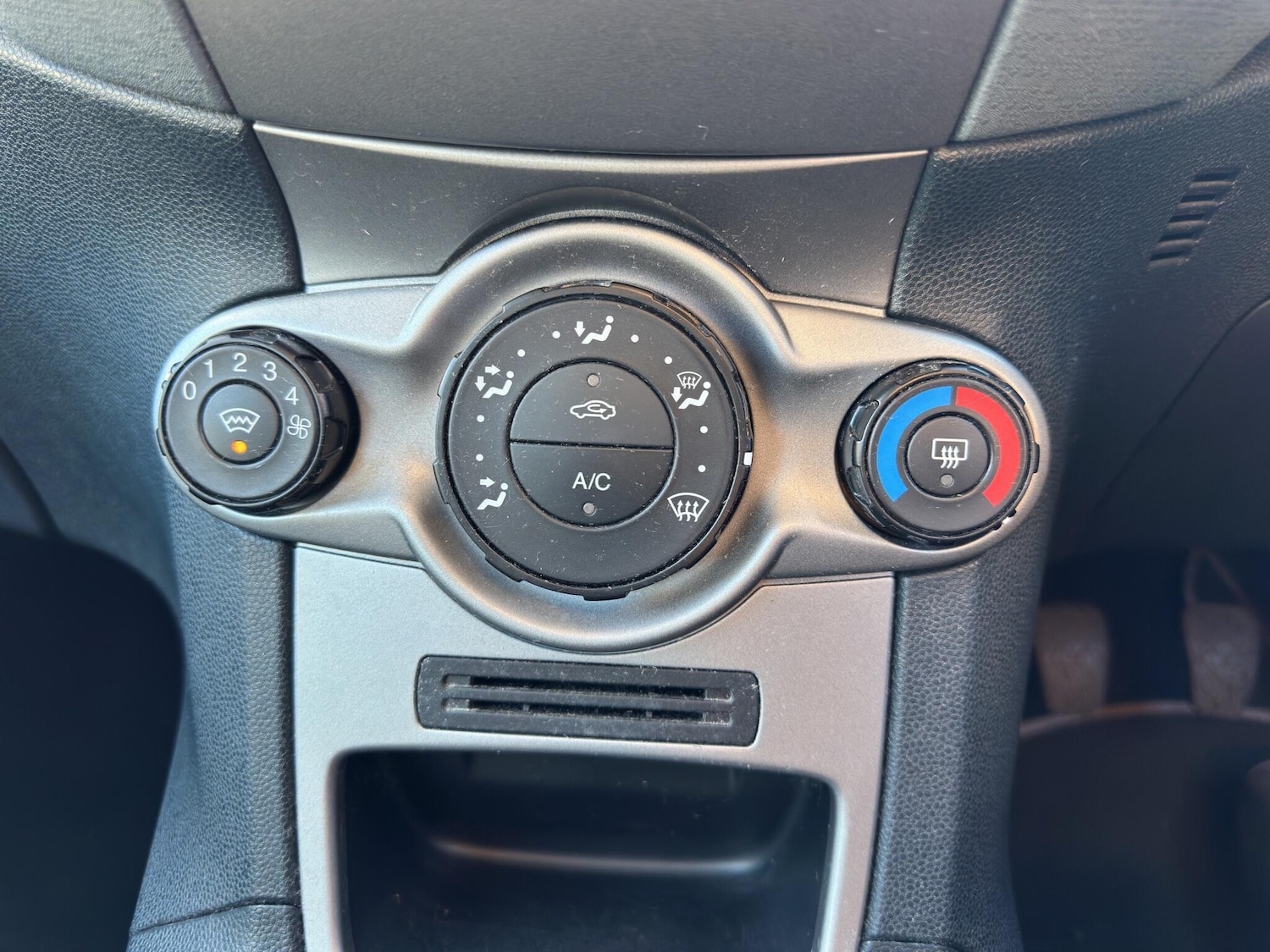 Used Ford Fiesta 2010 for sale - 76657687: Photo 18