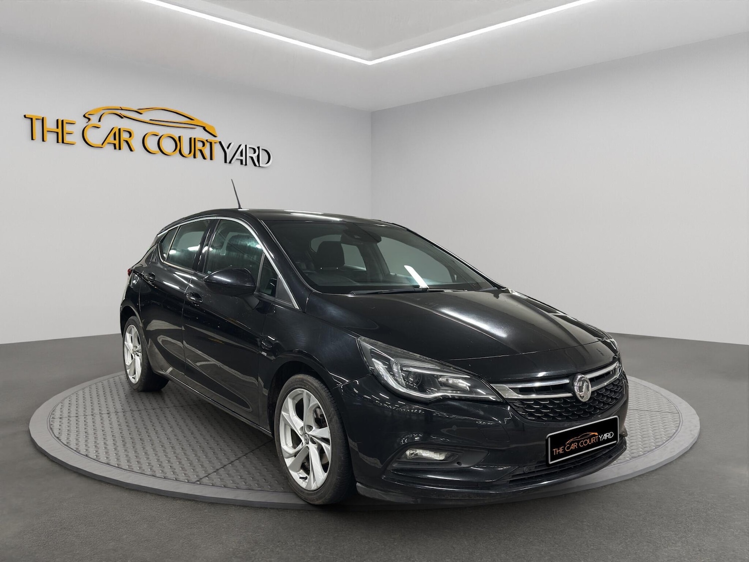 Used Vauxhall Astra 2015 for sale - 76887062: Photo 1