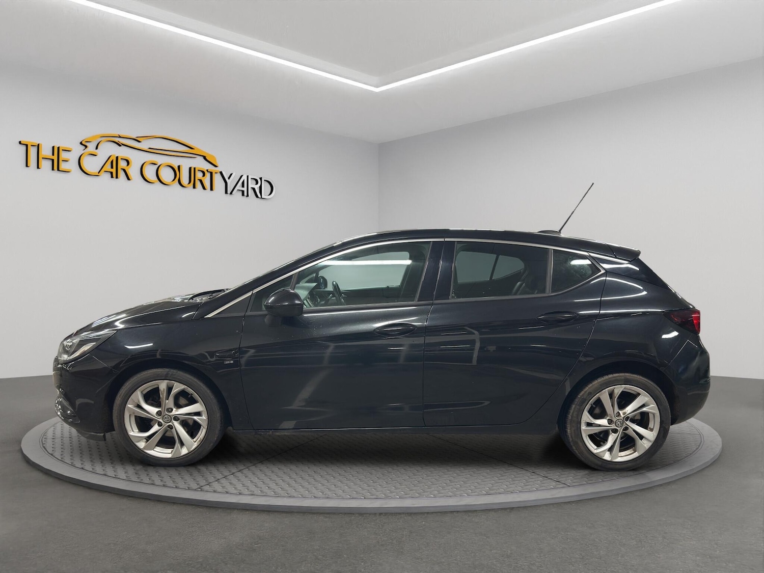 Used Vauxhall Astra 2015 for sale - 76887062: Photo 4