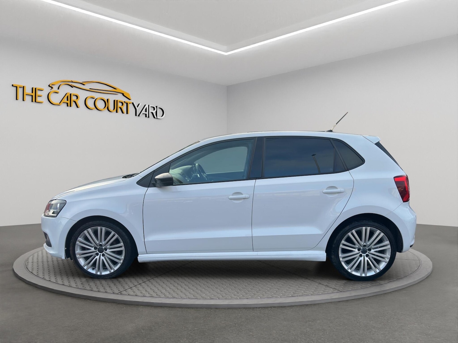 Used Volkswagen Polo 2014 for sale - 76802015: Photo 4