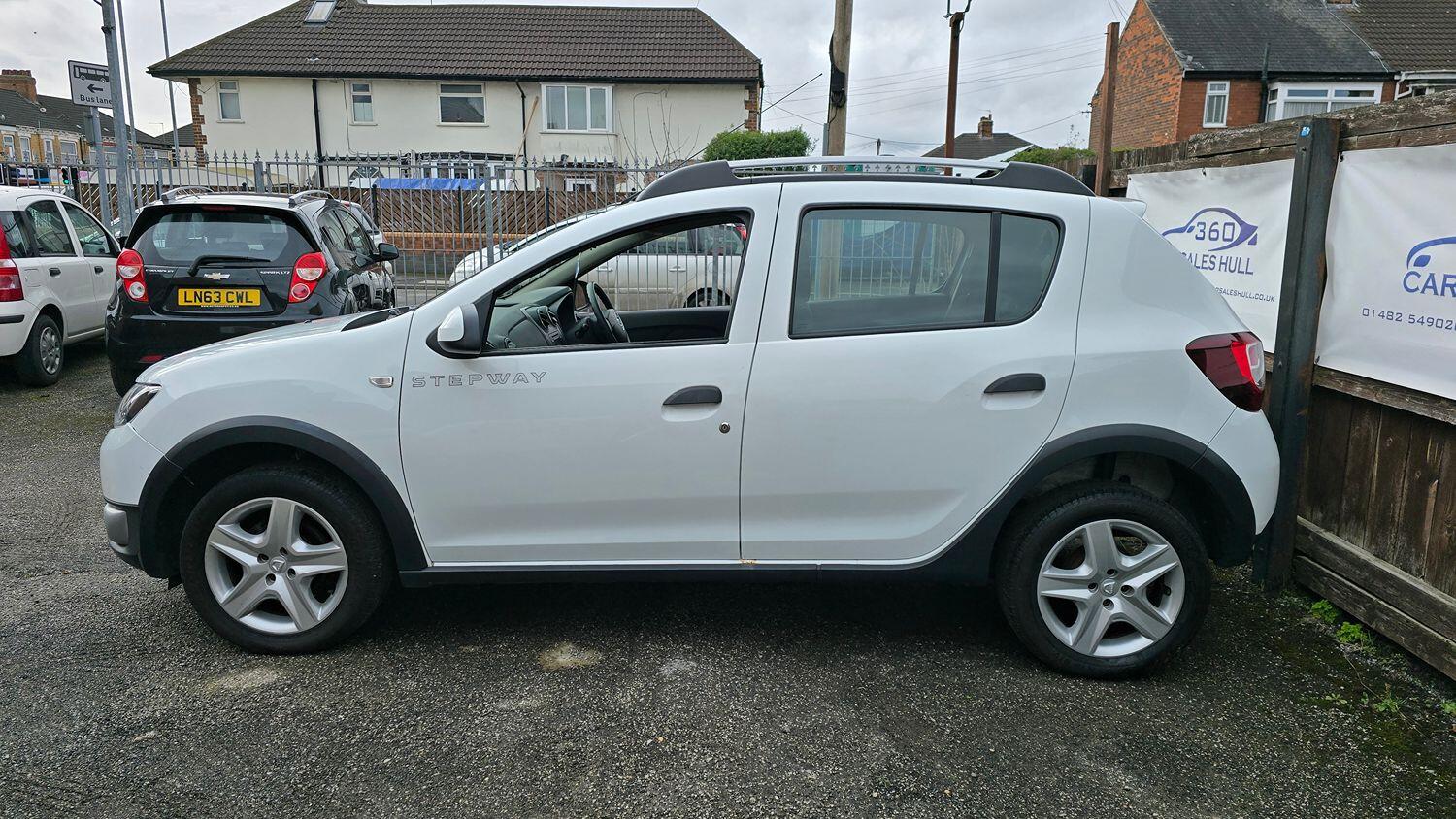 Used Dacia Sandero Stepway 2013 for sale - 76525736: Photo 4