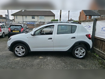 Used Dacia Sandero Stepway 2013 for sale - 76525736: Photo