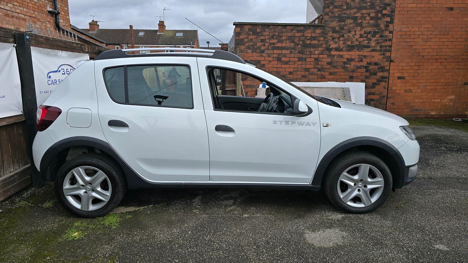 Used Dacia Sandero Stepway 2013 for sale - 76525736: Photo 5