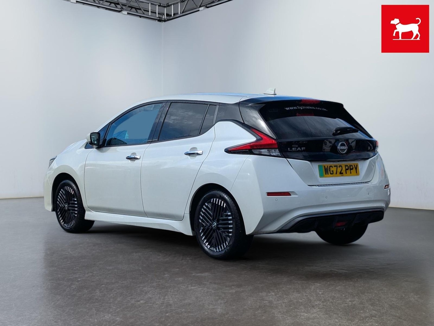 Used Nissan Leaf 2022 for sale - 76151130: Photo 2
