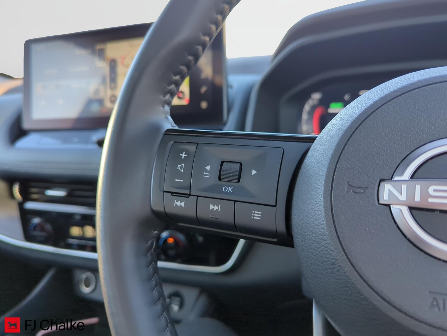 Used Nissan X-Trail for sale - 77940102: Photo 15