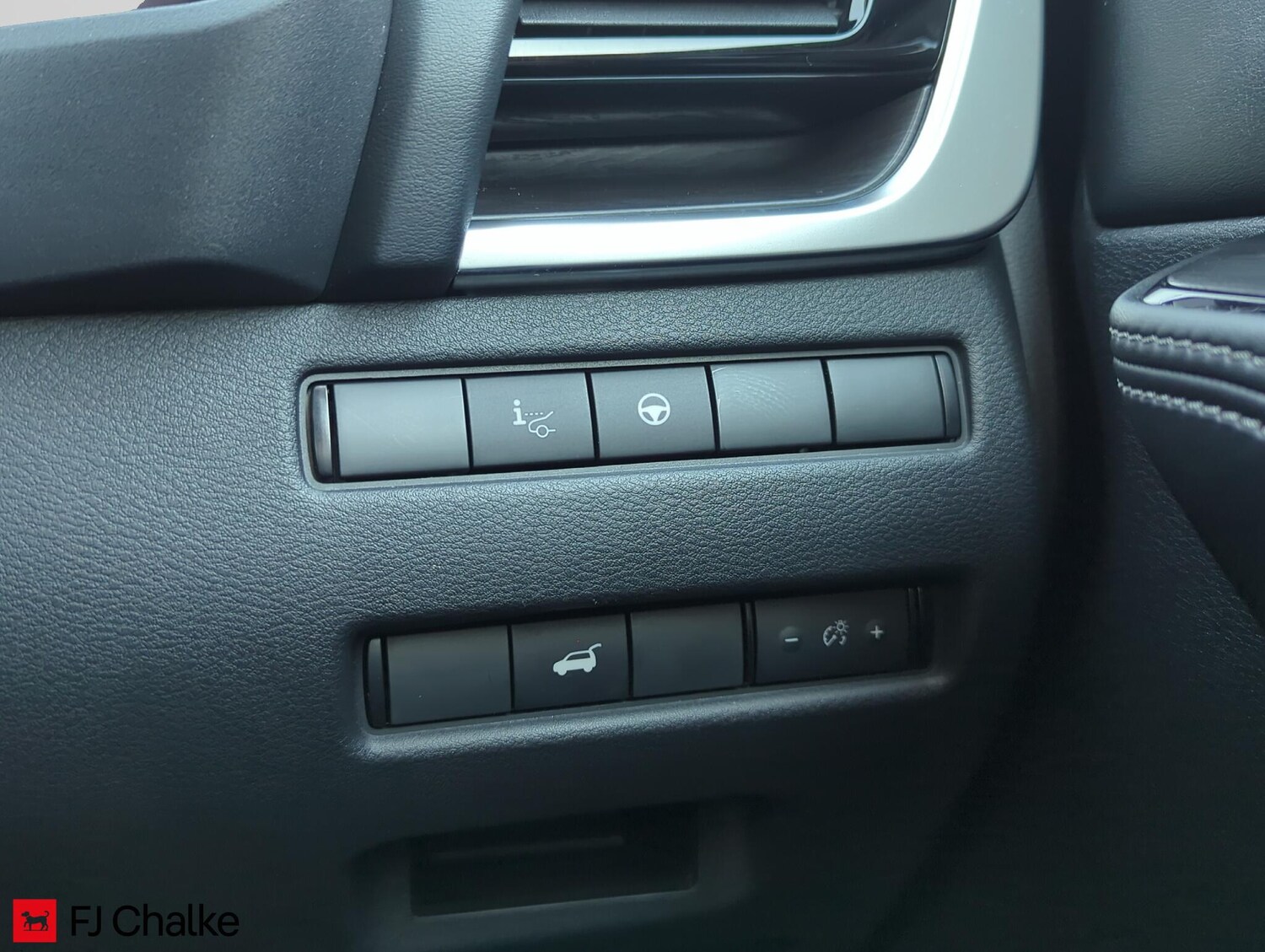 Used Nissan X-Trail for sale - 77940102: Photo 18