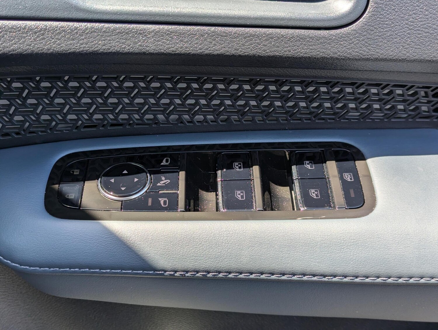 Used Nissan ARIYA 2025 for sale - 76538610: Photo 22