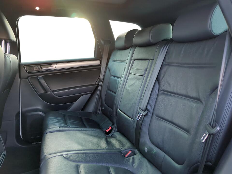 Used Volkswagen Touareg 2016 for sale - 76781572: Photo 10