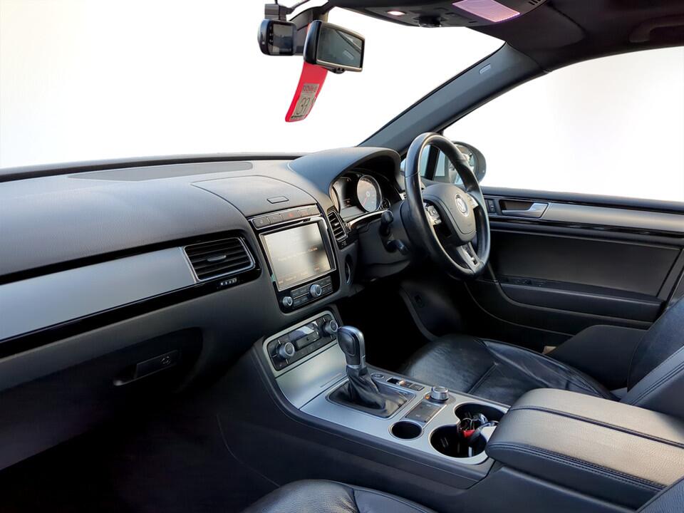 Used Volkswagen Touareg 2016 for sale - 76781572: Photo 7