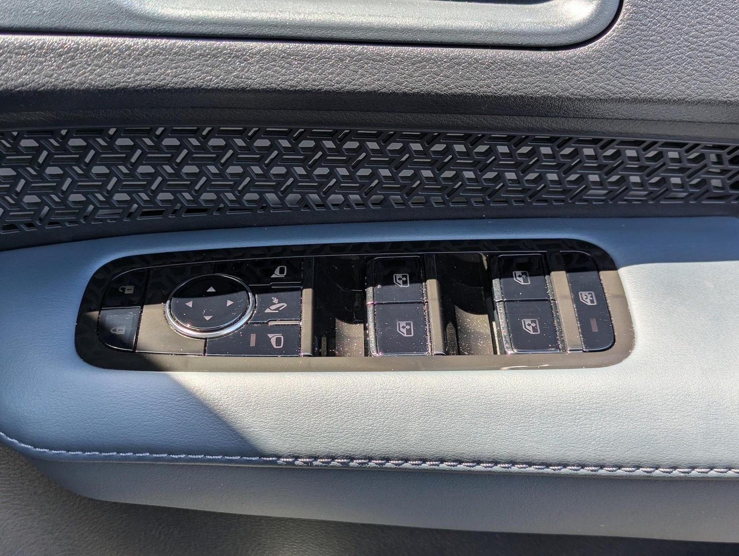 Used Nissan ARIYA 2025 for sale - 76152909: Photo 22