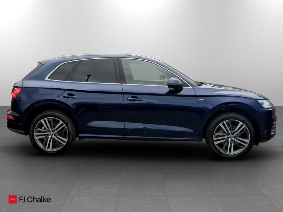 Used Audi Q5 2020 for sale - 77647019: Photo 2