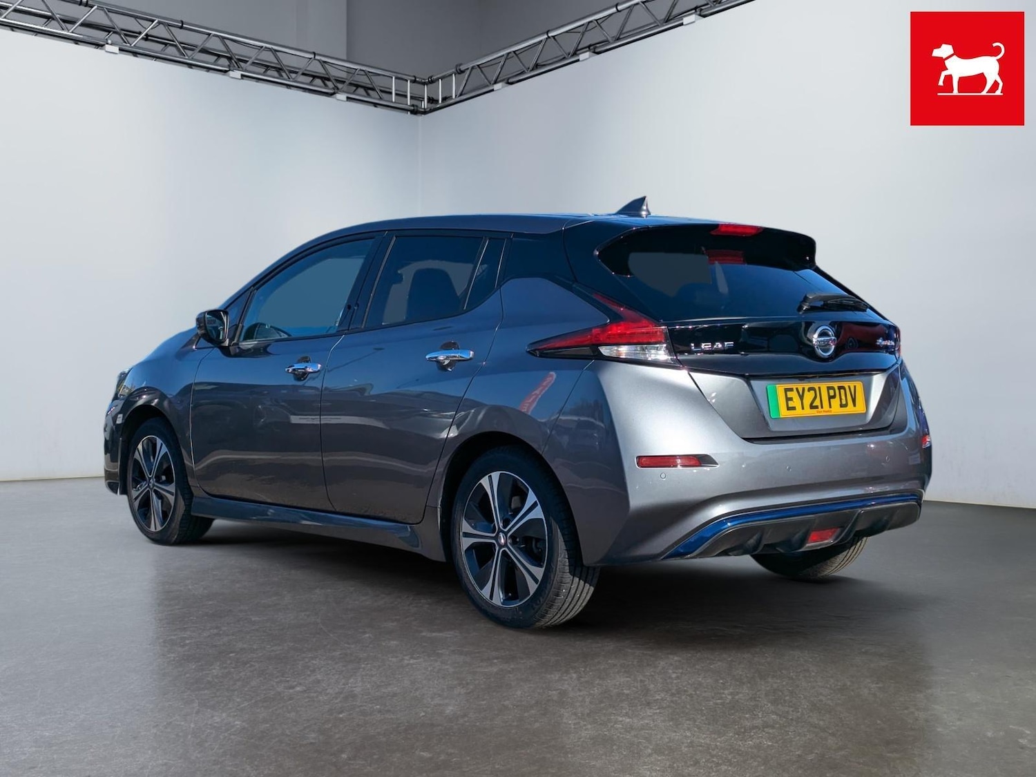 Used Nissan Leaf 2021 for sale - 76152902: Photo 2