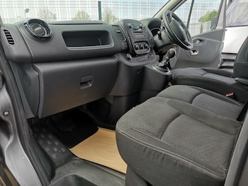 Used Vauxhall Vivaro 2016 for sale - 75357027: Photo